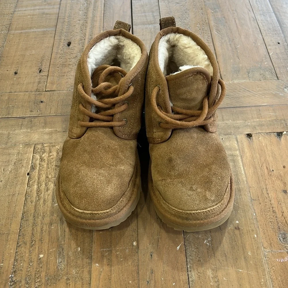 Ugg Neumel sheepskin leather Sherpa lined Chelsea boots